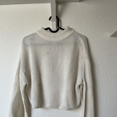 White jumper
