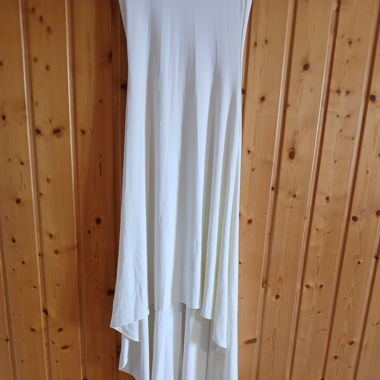 Abito da sposa scollato sulla schiena
