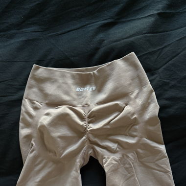 BoTee Gym Shorts beige