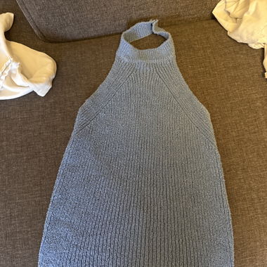 Hellblauer Strick-Top