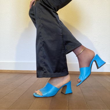 Mule blu con tacco