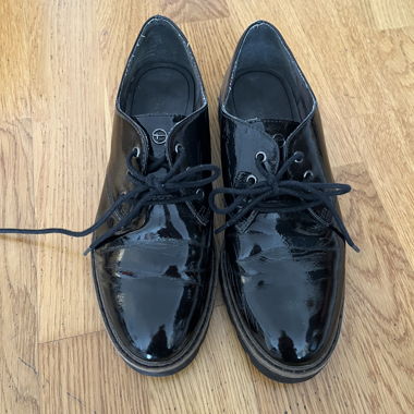 Tamaris patent leather shoes