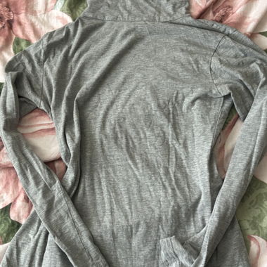 Maglia a collo alto grigia