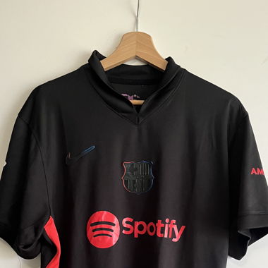Barcelona 24/25 away kit