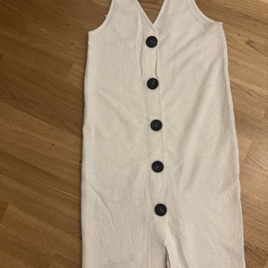 Abito in maglia con bottoni ZARA