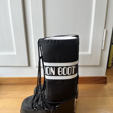 Moon Boots