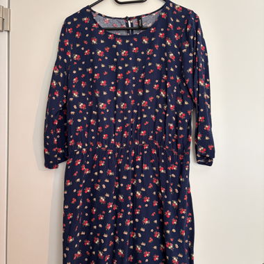 Vestito con fiori
