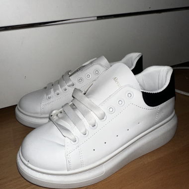 weisse schuhe