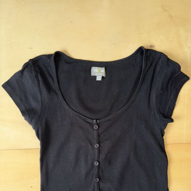 schwarzes T-Shirt 