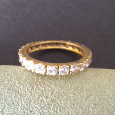 Ring gold 750 mit Steinen