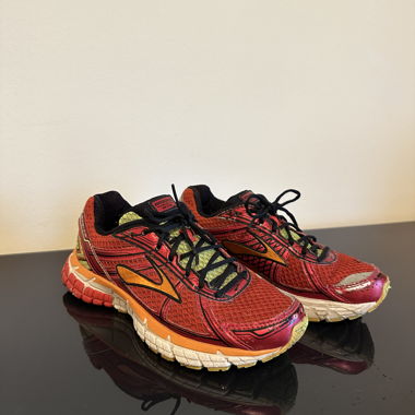 Sports shoes