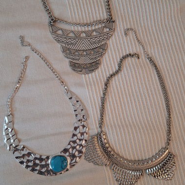 Set mit drei silberfarbenen Ketten im Boho-Stil