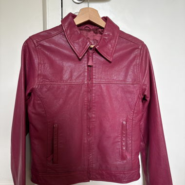 Rosa Lederjacke