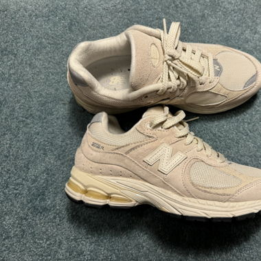 New balance 2002r