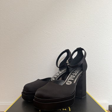 Buffalo May Dorsay boots