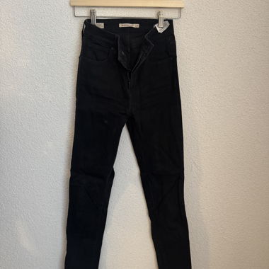Levi’s 721 High Rise Skinny Jeans (Size W25)