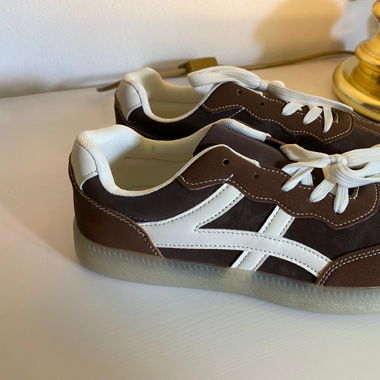 Sneakers NEU