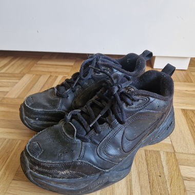 Nike Air Monarch nero