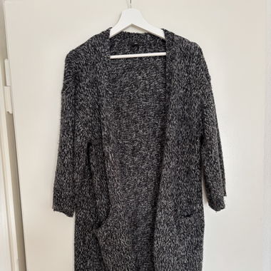 Lange Strickjacke mit Taschen