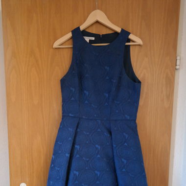 Maggy London Kleid mit Taschen: Einmal getragen
