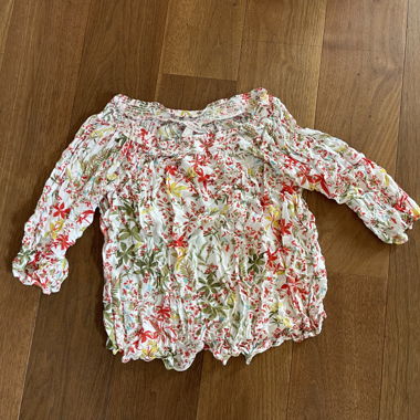 Blusa scollata sulle spalle