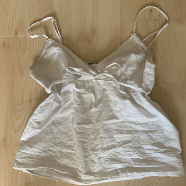 Brandy Melville Edith Leinen-Top in Weiss Babydoll