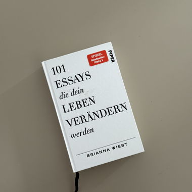 101 Essays von Brianna Wiest