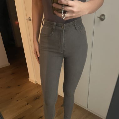 Graue Jeans Fashion Nova
