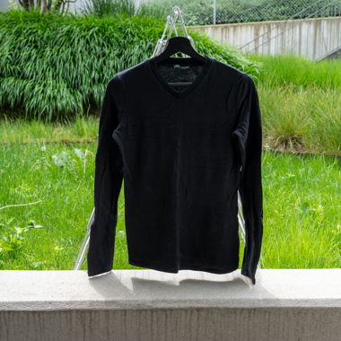 T-shirt noir à manches longues