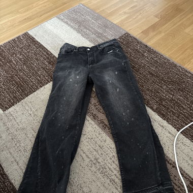 Jeans flare jamais utilisé 
