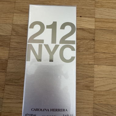 Carolina Herrera 212 NYC EDT 100 ml