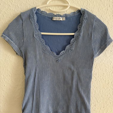 Top a coste blu Stradivarius