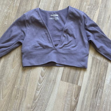 Garage long sleeve crop top