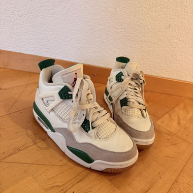 Jordan 4 Retro SB Pine Green