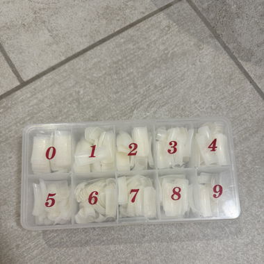 Nails Capsule