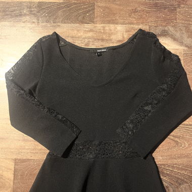 Abito in pizzo nero
