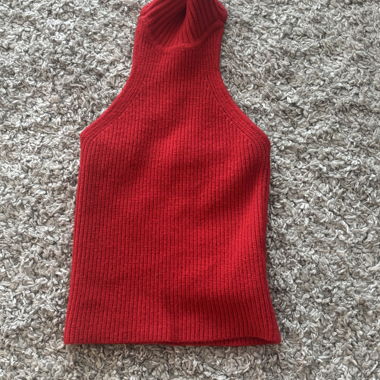 Roter Strick-Top