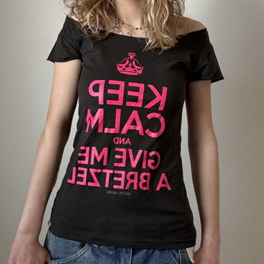 T-shirt con spalle scoperte