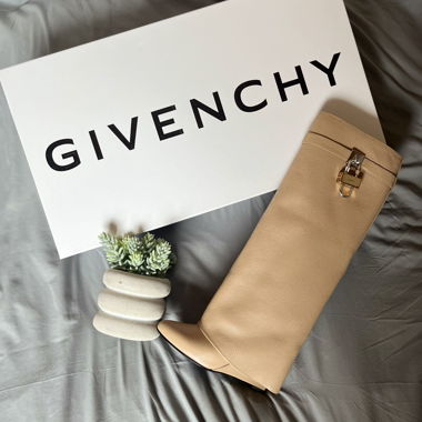 Givenchy Shark Lock Boots camel beige