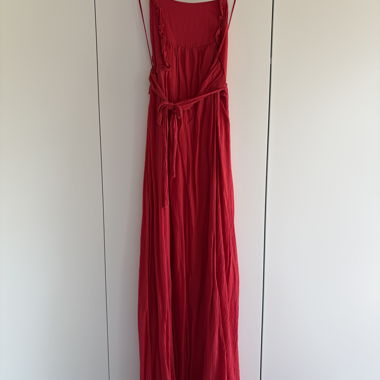 Rotes Maxi-Kleid