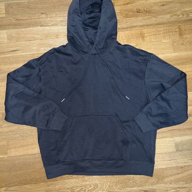 Grauer Hoodie