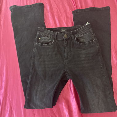 bootcut/flared jeans