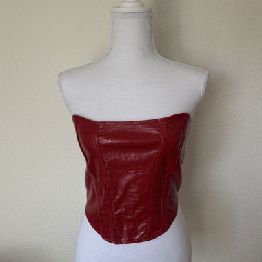 Top corsetto rosso con scollo a fascia e look coccodrillo - M
