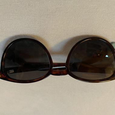 Sonnenbrille im Schildpatt-Look