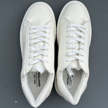 Sneakers blanches, neuves