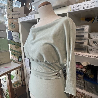 Mint knit belted top