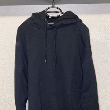Schwarzer Hoodie