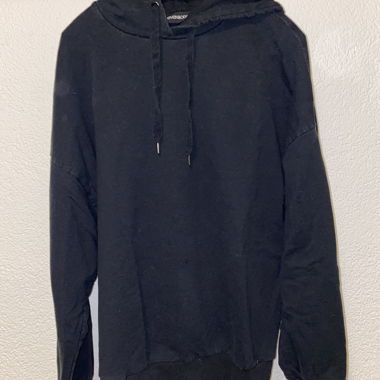 Schwarzer Hoodie