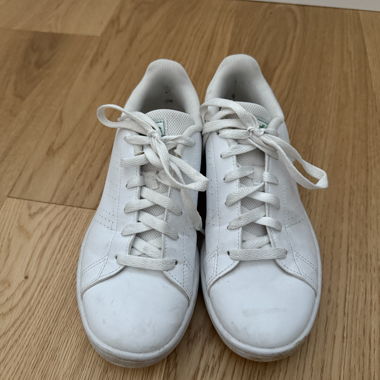 Adidas Sneakers 