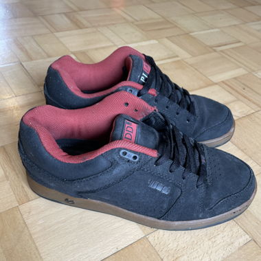 Sneakers: schwarze és PJ LADD 